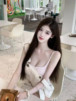 LV真实06后刚下海，乖巧听话，提供水床服务